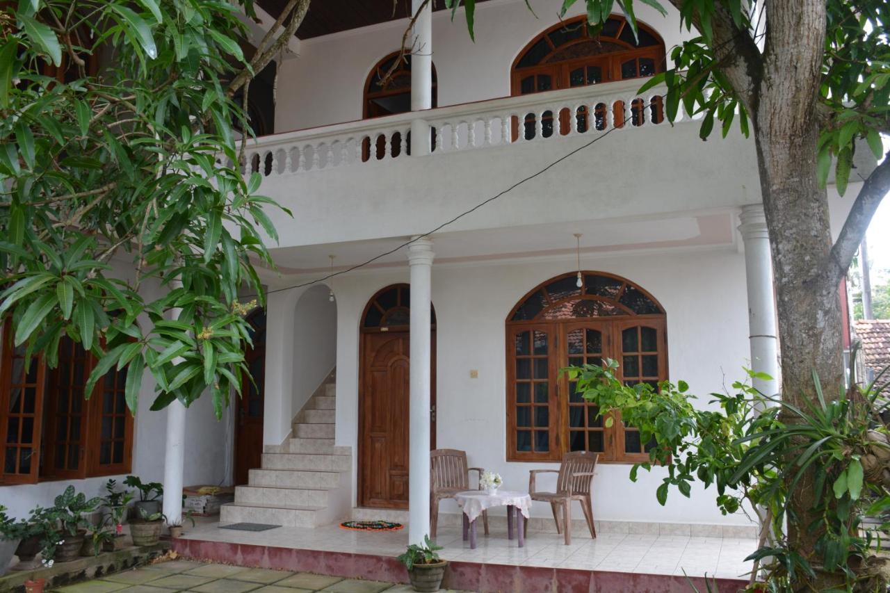 Welcome Family Guest House. Бентота Екстер'єр фото